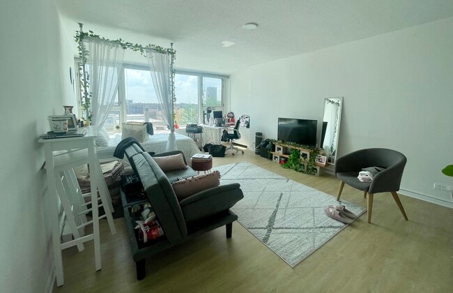Foto del edificio - 2728 N Hampden Ct