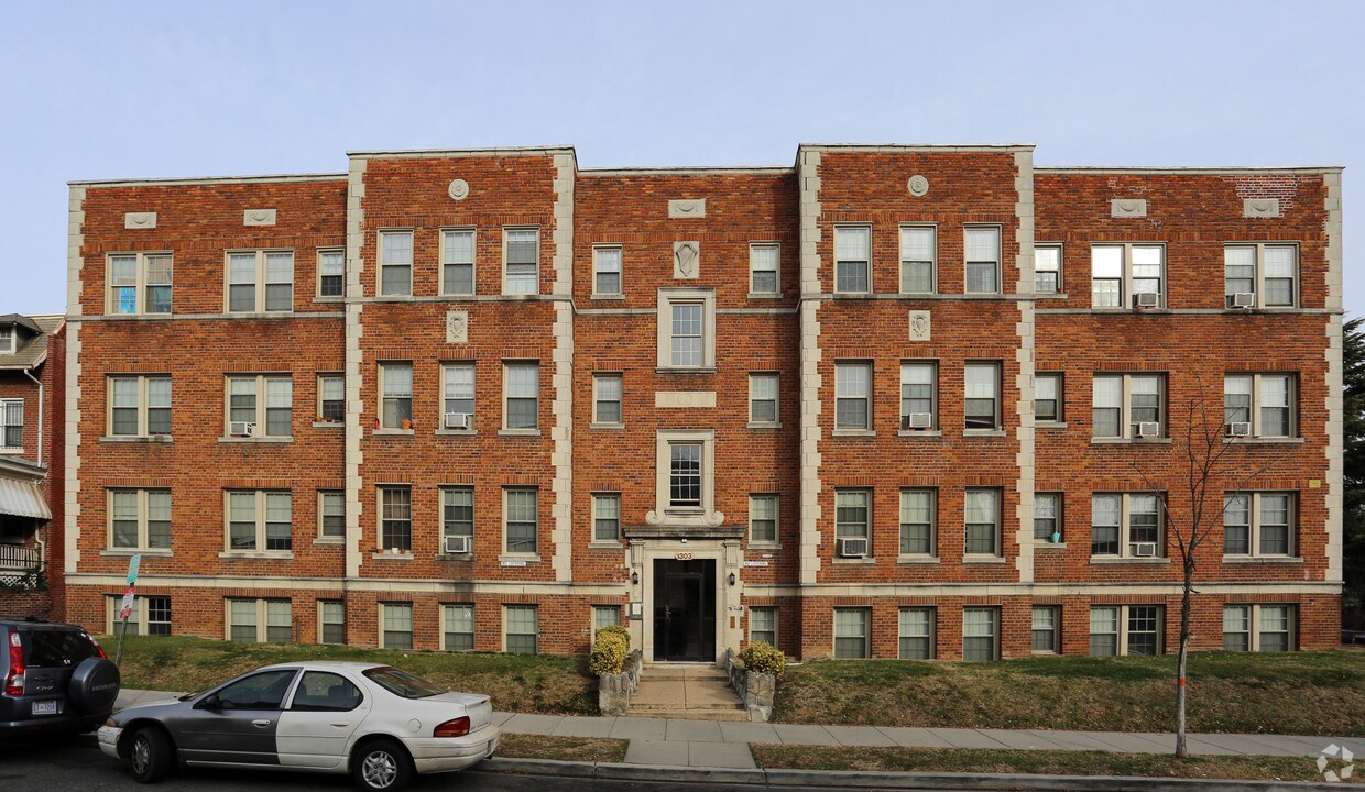 Building Photo - 1303 Randolph St NW