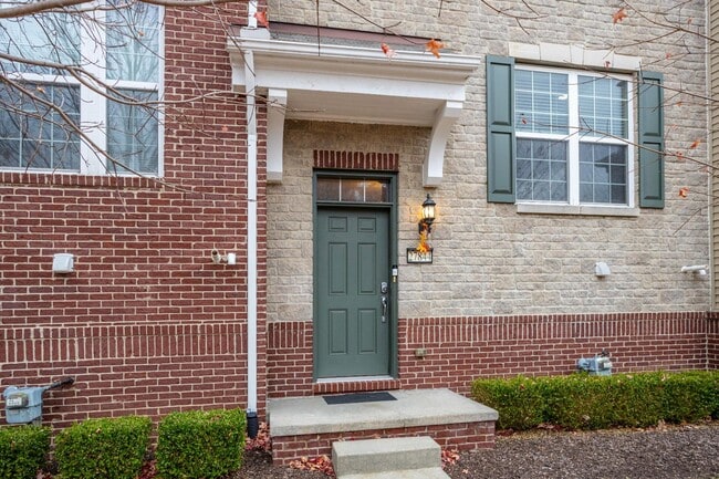 Photo - 27844 Hopkins Dr Townhome