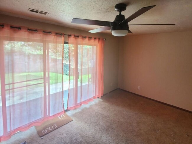 Foto del edificio - 2 Easy St