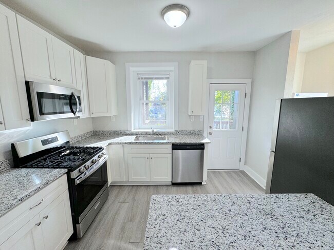 Building Photo - 527 W 37th St