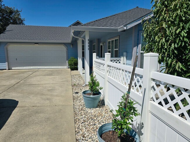 Foto del edificio - Tranquil Smartsville Oasis | Granite Kitchen, Covered Patio & RV Hookups