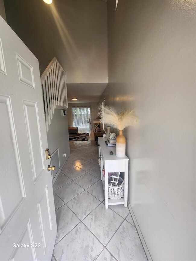 Foto del edificio - 5884 Dewberry Way