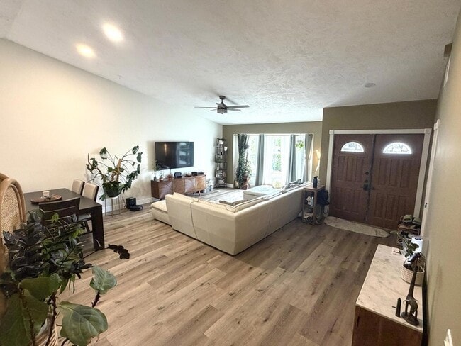 Photo - 4492 Brook Dr House