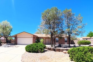 Building Photo - 2550 Rosswood Dr SE