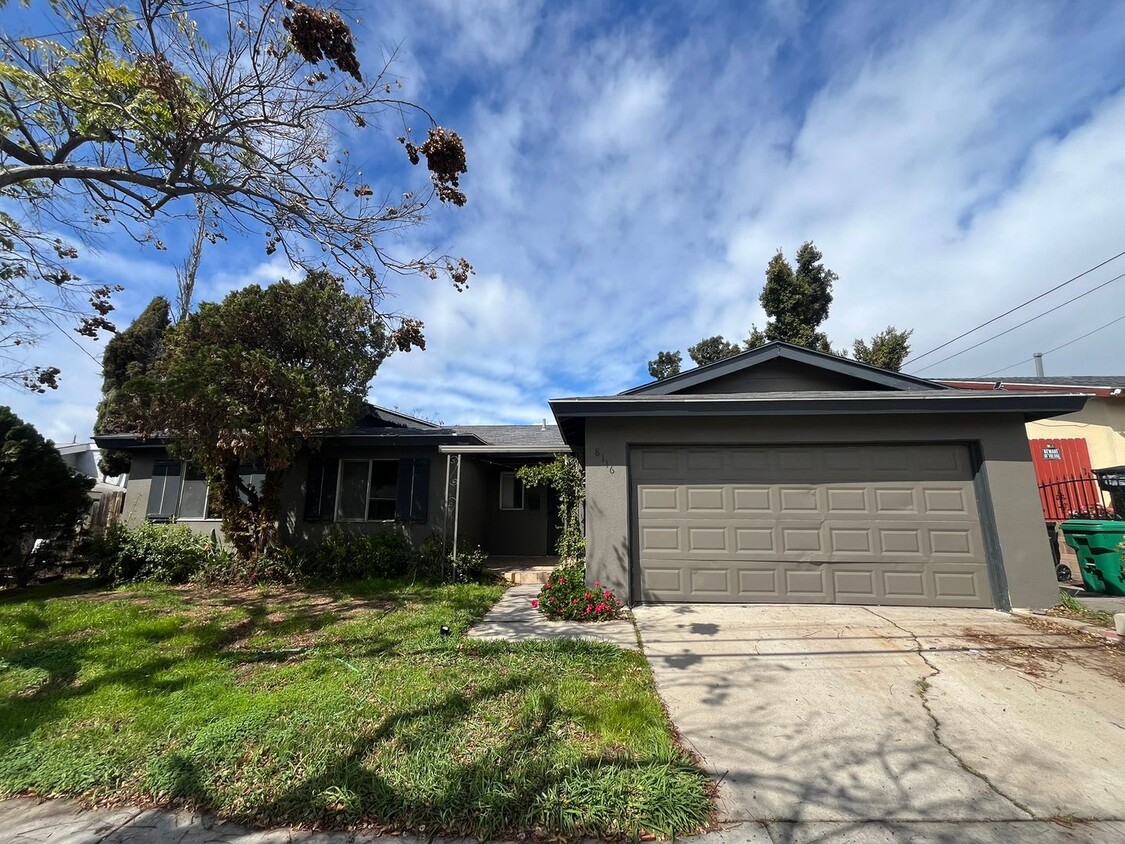 Primary Photo - Updated 3-Bedroom San Diego Home with Priv...