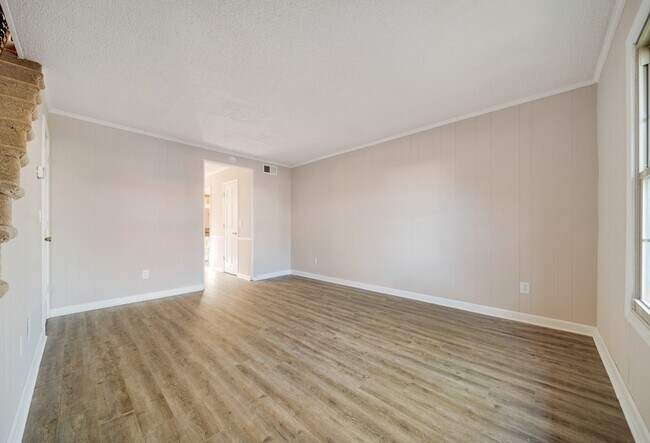 Foto del edificio - 930 S Water Ave