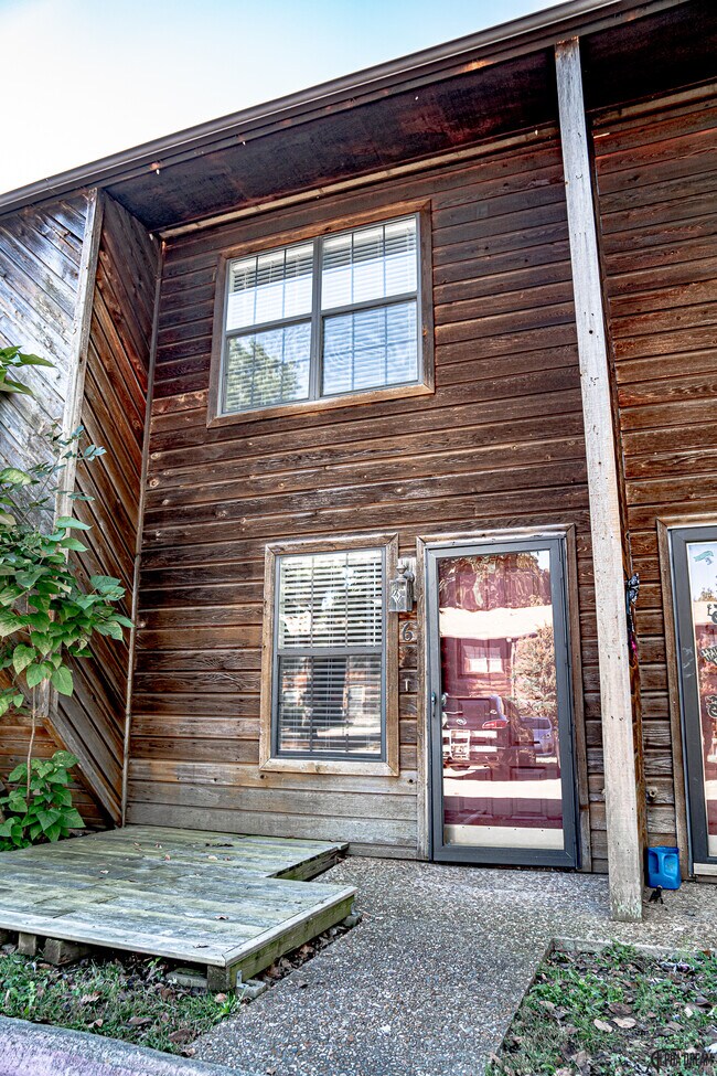 Foto del edificio - 1370 Oakland Ave