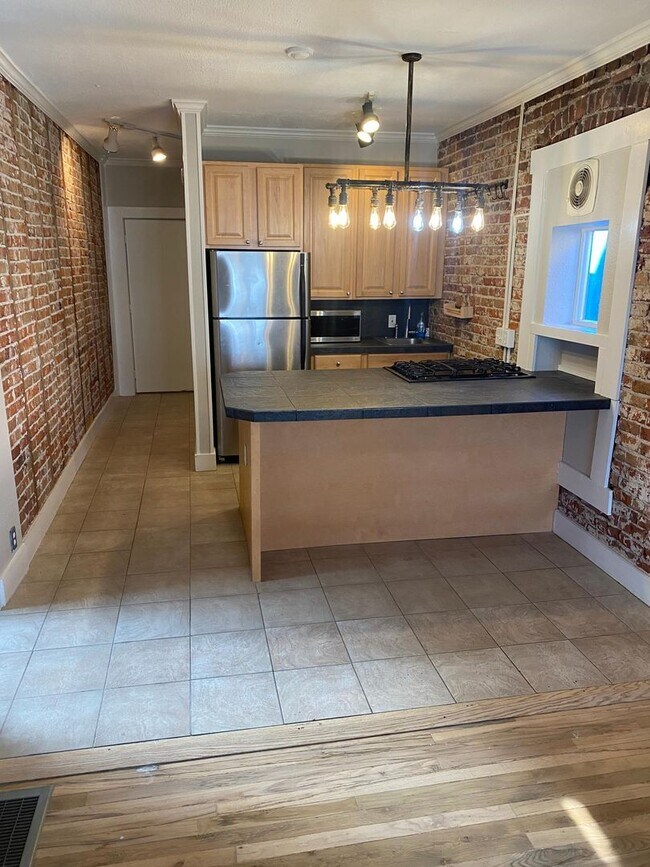 Foto del edificio - Cozy, charming 2 bedroom in Denver - Available June 1, 2026!