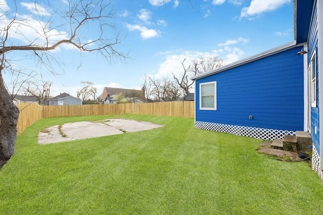 Photo - 2214 Stevens St House