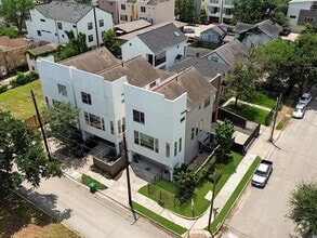 Building Photo - 1702 Southmore Blvd