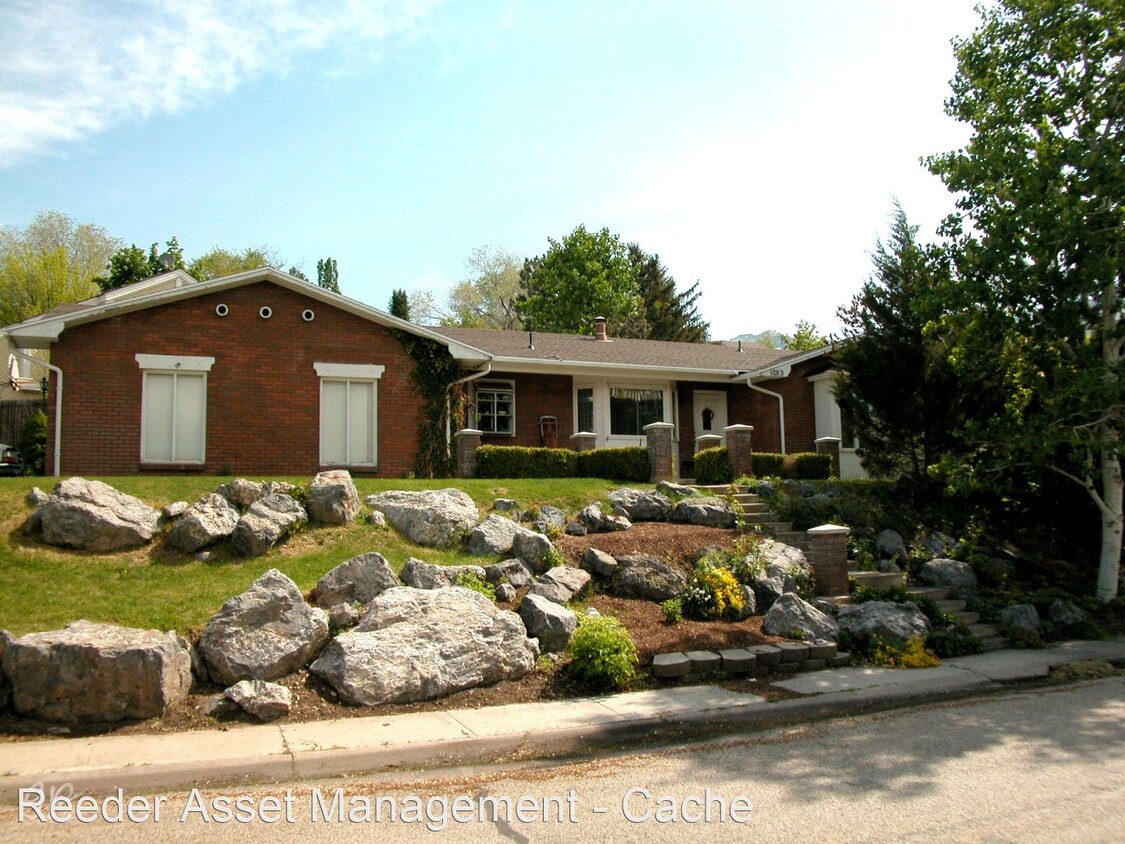 Primary Photo - 4 br, 3 bath House - 1093 Lamplighter Drive