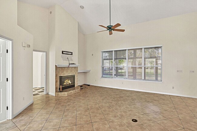 Foto del edificio - Great 4 bedroom/ 2 bathroom home in Eagle Harbor