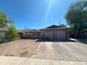 Building Photo - 1204 Arnold Dr