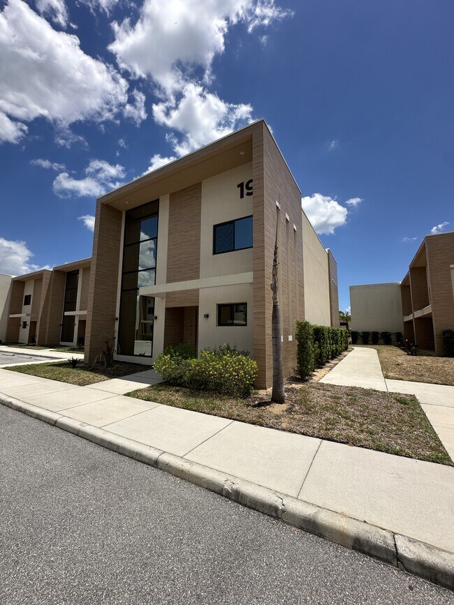 Foto del edificio - 7510 Brooklyn Dr