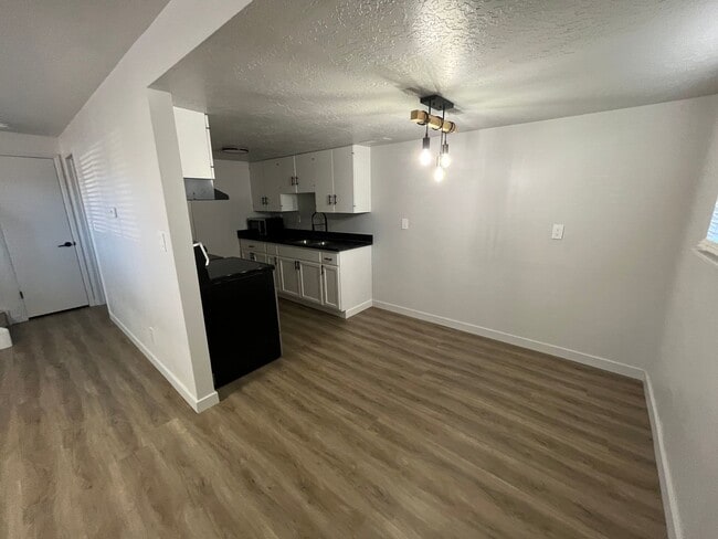 Foto del edificio - Completely Remodeled 2-Bedroom Duplex Unit by Provo River Trail