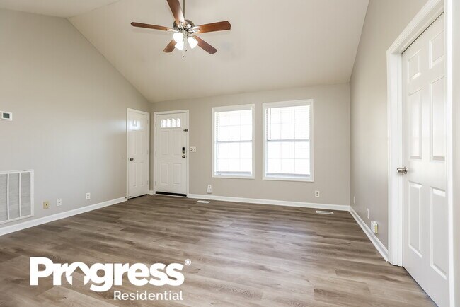 Foto del edificio - 121 Lee Ct