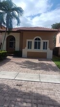 Building Photo - 4110 NE 11th Dr