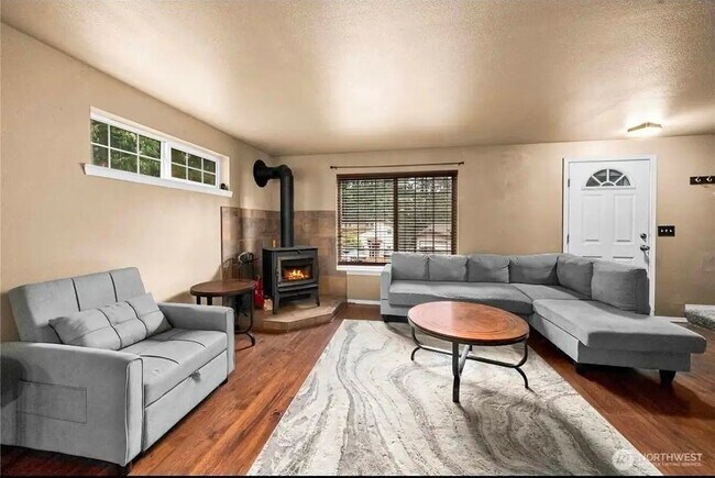 Foto del edificio - 7923 Incline Ct SE