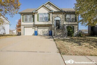 Building Photo - 1711 Debrah Dr