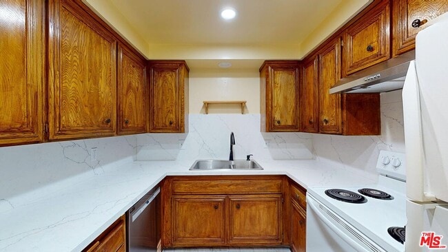 Building Photo - 8120 Redlands St
