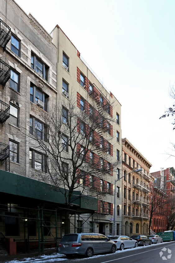 Foto del edificio - 220 W 21st St