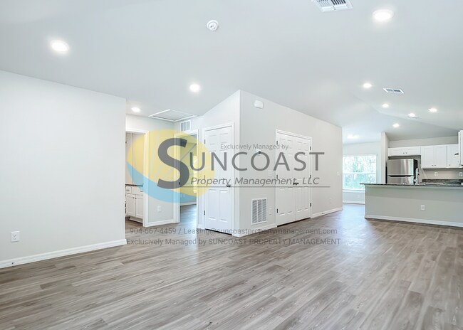 Building Photo - Modern Comfort: Your 2-Bedroom, 2-Bathroom...