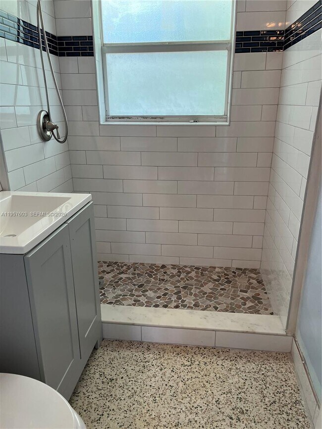 Foto del edificio - 1006 Casuarina Rd