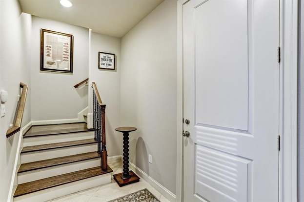 Building Photo - 6623 Hurst St