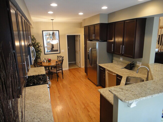 Foto del edificio - 504 Tamarack Dr