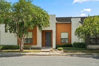 Building Photo - 1405 Ozark Ave