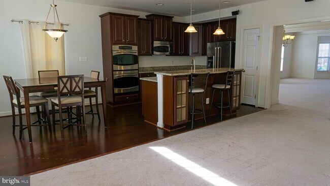 Foto del edificio - 5722 Callcott Way