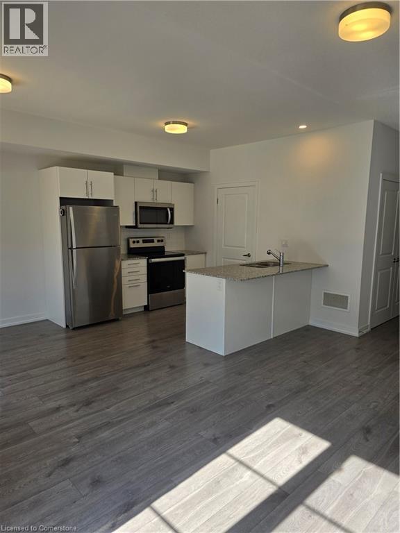 Building Photo - 205 W Oak Trl