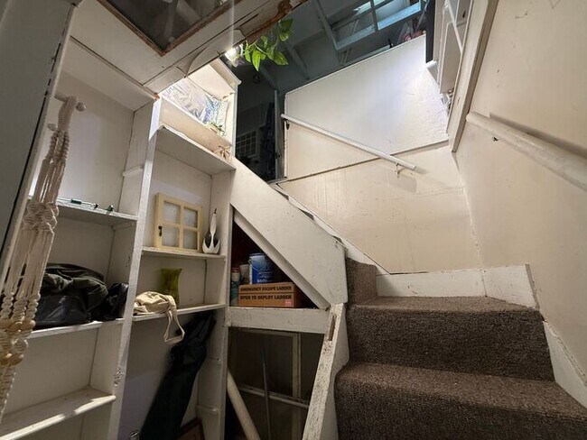 Foto del edificio - $600 | Studio, 1 Bathroom 2nd Floor Apartment | Cat Friendly* | Available for July 30th, 2026 Mov...