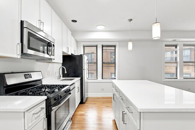 Foto del edificio - 3729 N Elston Ave
