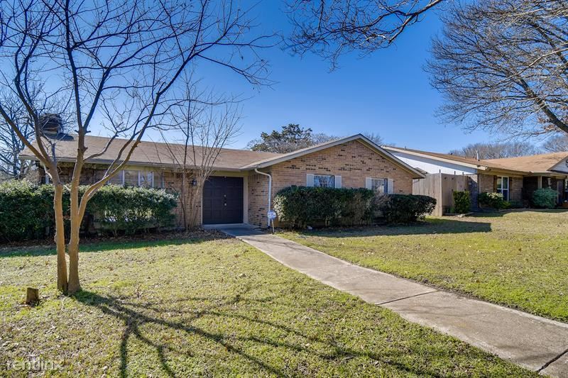 Primary Photo - 3 br, 2 bath House - 2700 Raintree Dr.