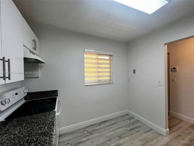 Building Photo - 7740 Camino Real