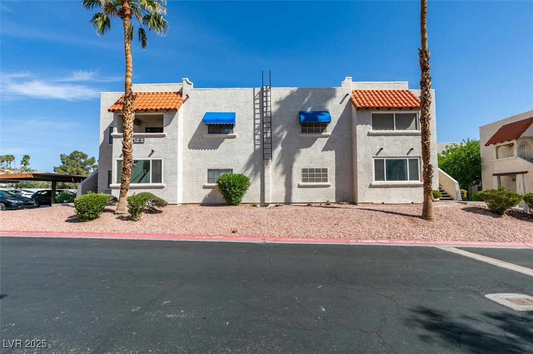 Primary Photo - 101 Luna Way