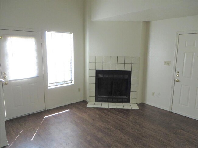 Foto del edificio - 2217 Katy Ln