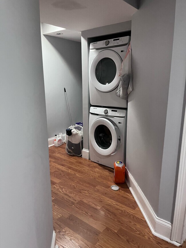 Foto del edificio - 731 Parker St