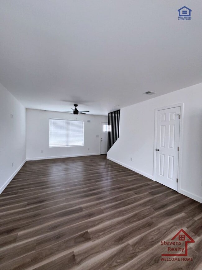 Building Photo - 112 Martin St
