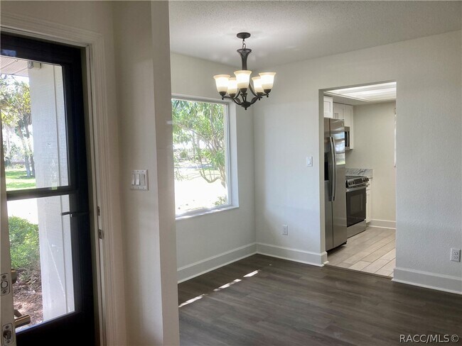 Foto del edificio - 11499 W Bayshore Dr