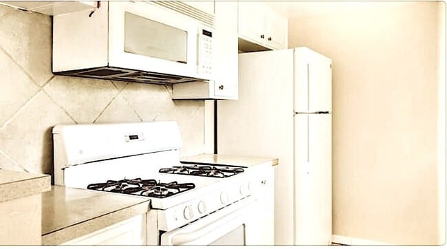 Building Photo - 1126 Progreso Dr