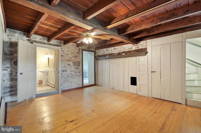 Building Photo - 2045 Hill Rd