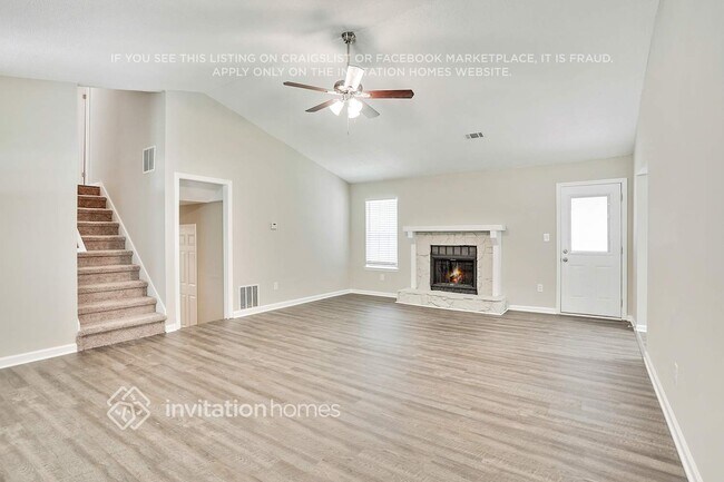 Foto del edificio - 832 Post Rd Cir