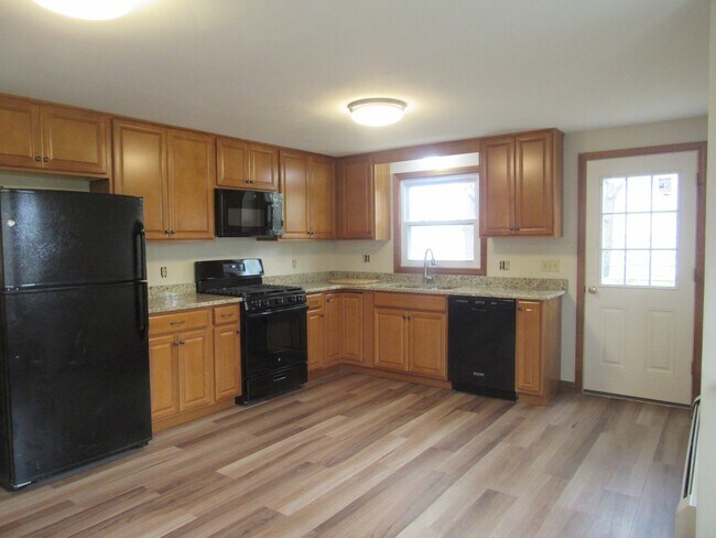 Foto del edificio - Dracut Beautifully renovated Townhouse for Rent!