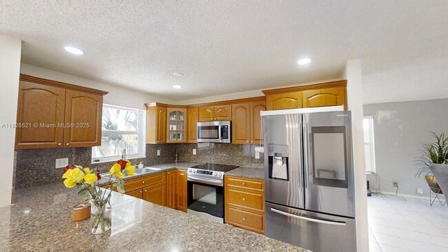 Building Photo - 8422 SW 44th Pl