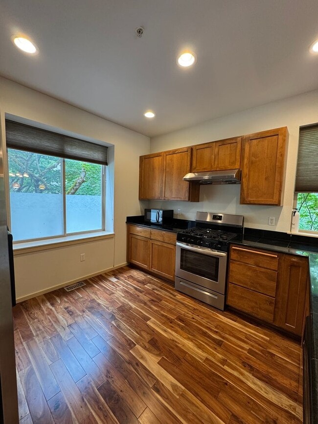 Foto del edificio - 3bd/3ba Issaquah Townhouse