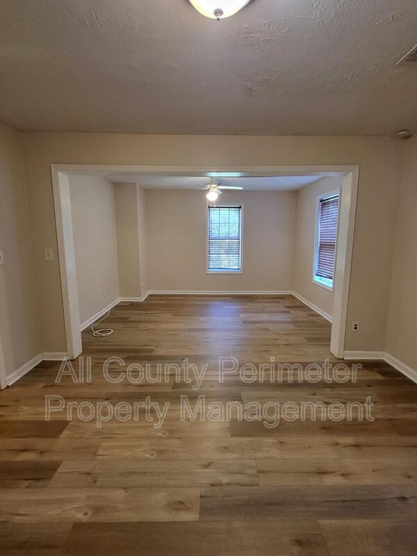 Foto del edificio - 556 Creekstone Dr