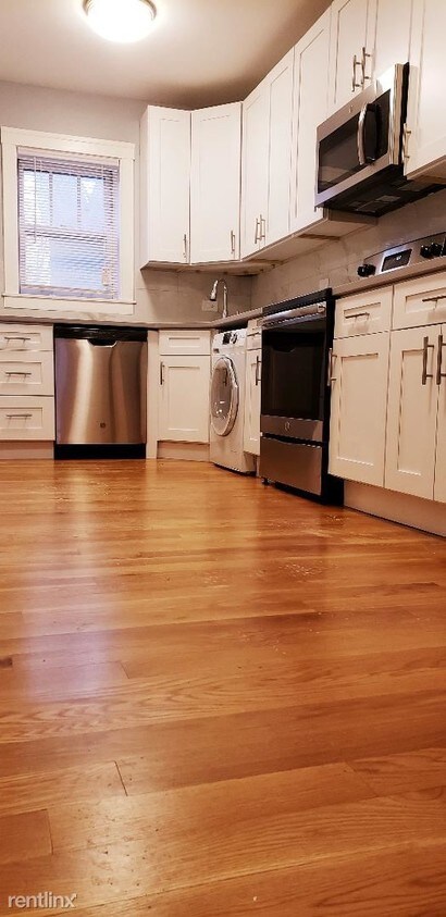 Primary Photo - 4524 N Malden St